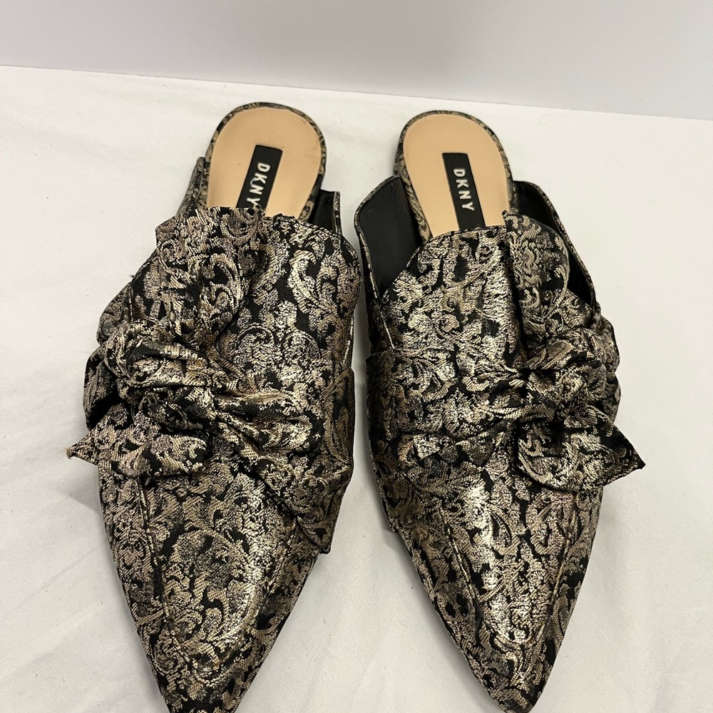 DKNY Women's Black and Gold Patterned Mules